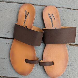 Seven7 loop toe Lucy sandal